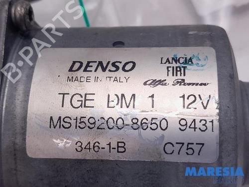 Front wiper motor FIAT 500 (312_) 1.2 (312AXA1A) | BP31398737M29