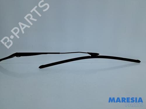 Used Front windshield wiper arm Front windshield wiper arm 38284961 38284961