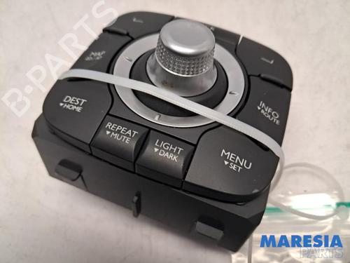 Used Control unit RENAULT GRAND SCÉNIC III (JZ0/1_) 1.6 16V (JZ0U) (109 hp) 31458676