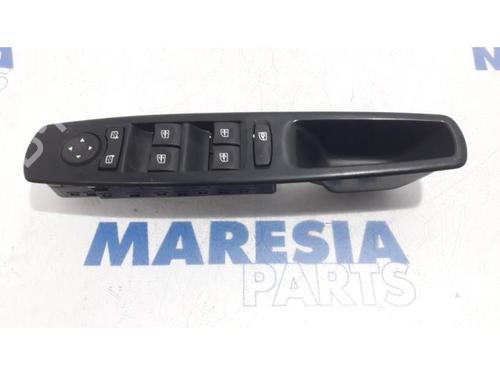 Used Switch RENAULT SCÉNIC III (JZ0/1_) 1.5 dCi (110 hp) 31518856