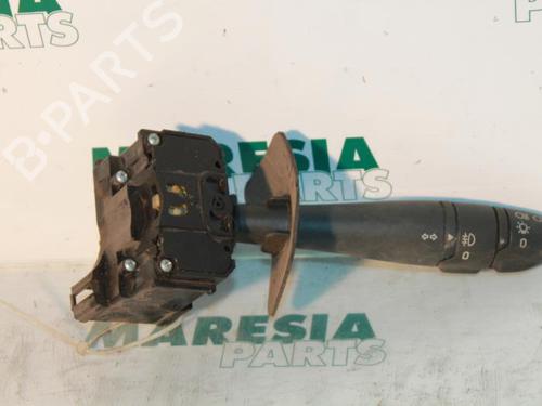 Used Steering column stalk RENAULT MEGANE I (BA0/1_) 1.4 e (BA0E, BA0V) (75 hp) 31415841