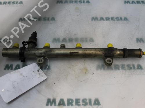 Used Injection rail RENAULT LAGUNA II (BG0/1_) 1.9 dCi (BG08, BG0G) (120 hp) 31488992