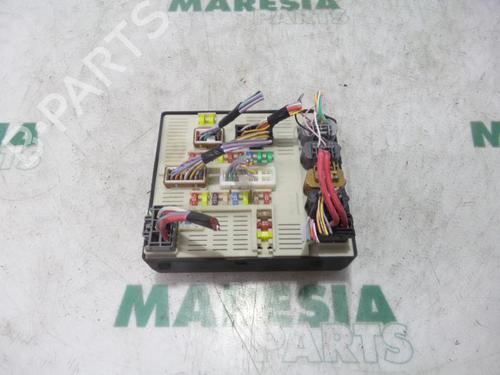 Used Fuse box RENAULT MEGANE III Coupe (DZ0/1_) 1.6 16V (DZ0U, DZ1B, DZ1H) (110 hp) 31520634
