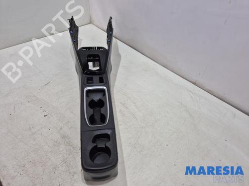 Console central OPEL CORSA F (P2JO) 1.2 (68) (131 hp) 31457515