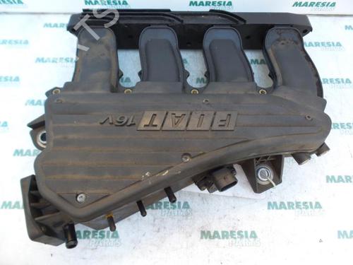 Rail D'Injecteurs FIAT STILO (192_) 1.6 16V (192_XB1A) (103 hp) 31494451