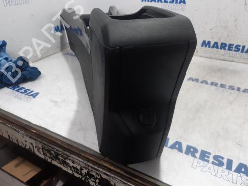 Middle console PEUGEOT 2008 I (CU_) 1.2 VTi | BP31449390I22 