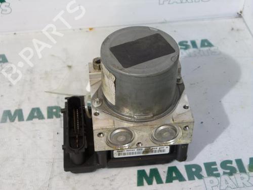 Used ABS pump RENAULT GRAND SCÉNIC II (JM0/1_) 2.0 (135 hp) 31474440