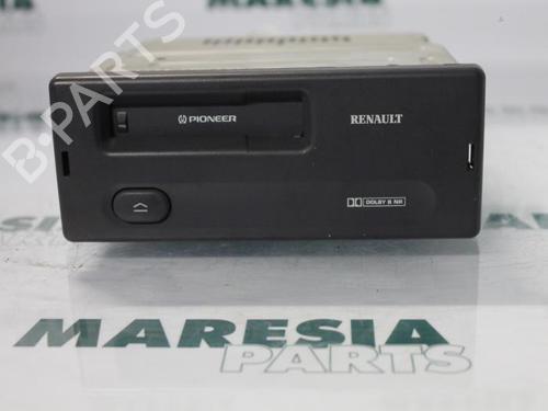 Used Radio RENAULT ESPACE III (JE0_) 2.0 16V (JE0N, JE0L, JE02) (140 hp) 31512209