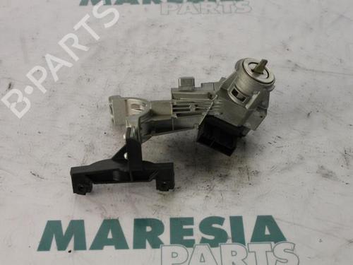 Used Ignition barrel FIAT GRANDE PUNTO (199_) 1.4 (199AXB11, 199AXB1A, 199BXB1A, 199AXL1A) (77 hp) 31531436