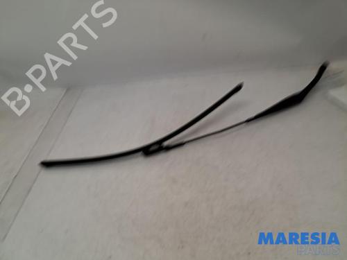 Used Front windshield wiper arm Front windshield wiper arm ALFA ROMEO GIULIETTA (940_) 1.8 TBi (940FXC1A) (235 hp) 39896515 39896515