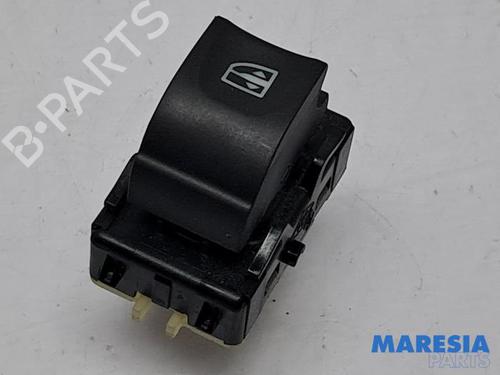 Used Switch RENAULT CAPTUR I (J5_, H5_) 1.2 TCe 120 (120 hp) 31490878