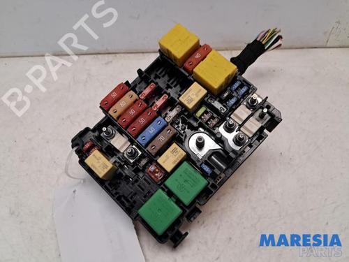 Used Fuse box PEUGEOT 308 SW II (LC_, LJ_, LR_, LX_, L4_) 1.2 THP 110 (110 hp) 31433465