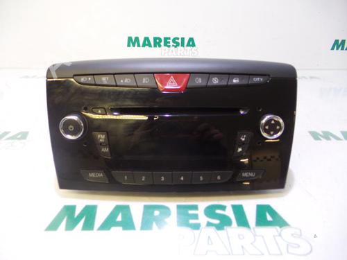 Radio LANCIA YPSILON (312_) 0.9 TwinAir (312.PXG11, 312.PXG1A, 312.YXG11, 312.YXG1A) (86 hp) 31498849