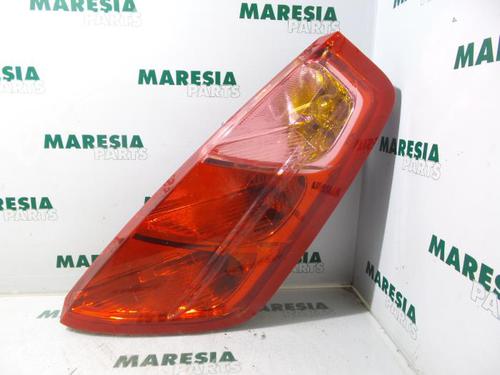 right-taillight-fiat-grande-punto-199_-2005-31456280 main image