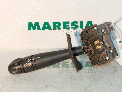 steering-column-stalk-renault-scenic-i-mpv-ja01_-fa0_-1999-2000-2001-2002-2003-2004-2005-2006-2007-2008-2009-2010-31496721 main image