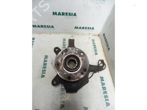 Used Left front steering knuckle RENAULT LAGUNA II (BG0/1_) 1.8 16V (BG0B, BG0M) (120 hp) 31449558