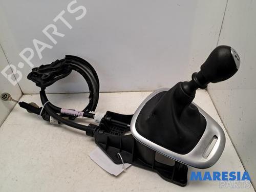 Used Gear lever RENAULT SCÉNIC III (JZ0/1_) 1.4 16V (JZ0F, JZ1V) (131 hp) 31470389