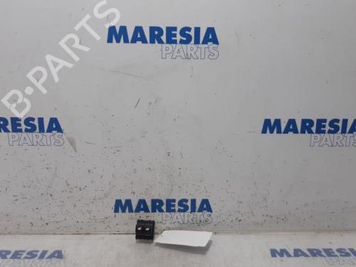 Used Switch CITROËN C4 CACTUS 1.2 VTi 82 (82 hp) 31489134