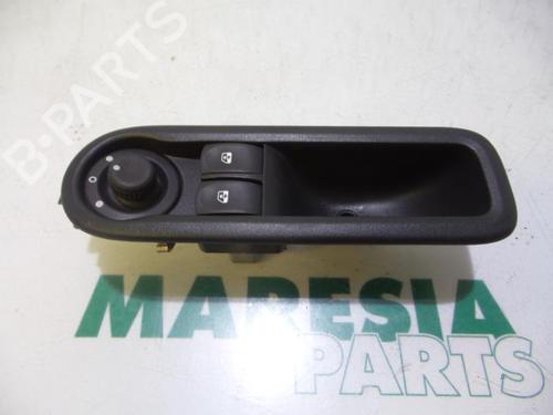 switch-renault-twingo-ii-cn0_-2007-31529319 main image