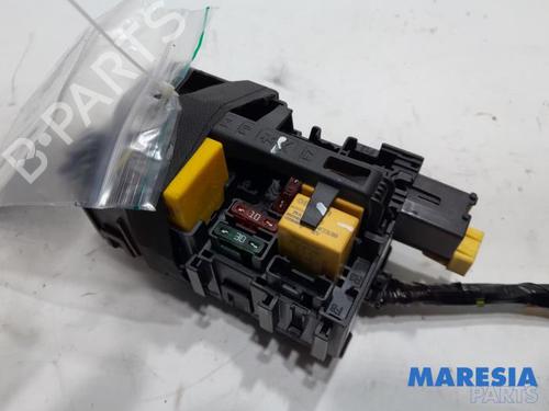 Used Fuse box PEUGEOT 208 I (CA_, CC_) 1.6 HDi (92 hp) 31408443