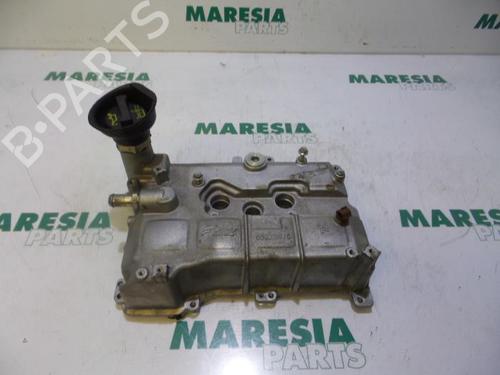 Used Valve cover FIAT 500 (312_) 0.9 (312AXG1A, 312.AXG11) (86 hp) 31441545