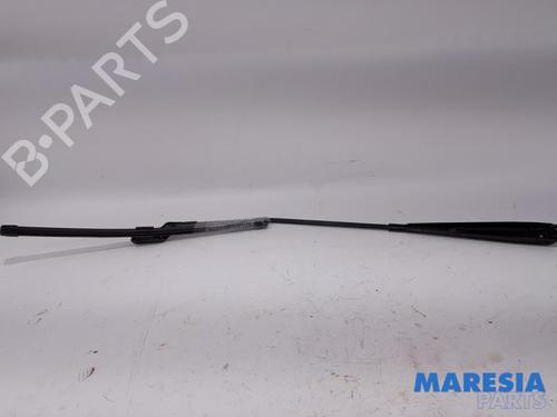 front-windshield-wiper-arm-peugeot-2008-i-cu_-2013-31507522 main image