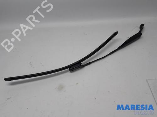 Used Front windshield wiper arm FIAT PANDA (312_, 319_) 0.9 (312PXN1A, 312PXN11) (80 hp) 31427655
