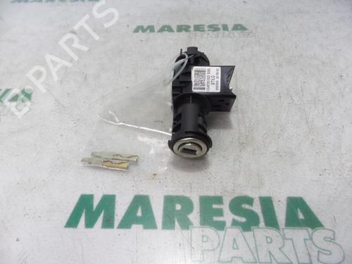 Used Ignition barrel FIAT STILO (192_) 1.6 16V (192_XB1A) (103 hp) 31487588