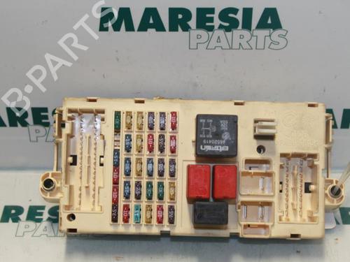 Used Fuse box ALFA ROMEO 147 (937_) 1.6 16V T.SPARK ECO (937.AXA1A, 937.BXA1A) (105 hp) 31530836