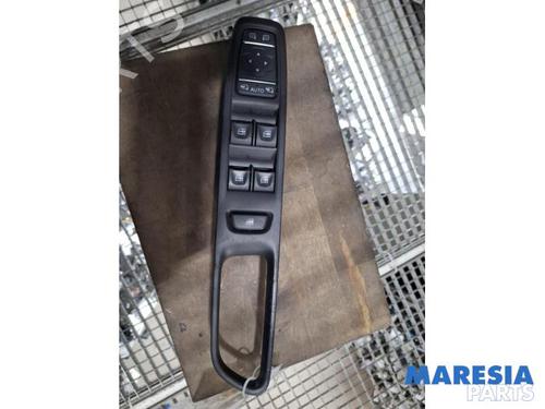 Used Switch RENAULT CAPTUR I (J5_, H5_) 1.2 TCe 120 (118 hp) 31503419