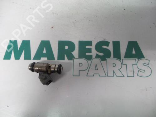 Used Injector RENAULT CLIO II (BB_, CB_) 1.6 16V (BB01, BB0H, BB0T, BB14, BB1D, BB1R, BB2KL, BB3G... (107 hp) 31519243