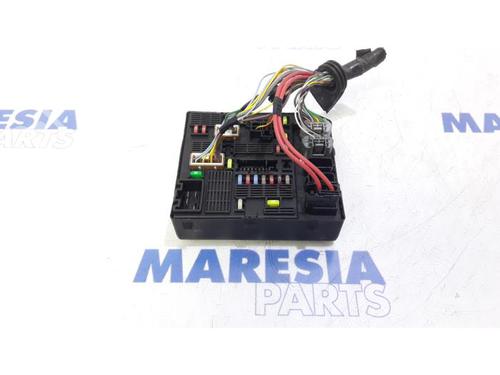 Used Fuse box RENAULT SCÉNIC III (JZ0/1_) 1.5 dCi (110 hp) 31460833
