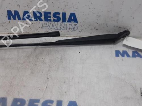 front-windshield-wiper-arm-renault-kangoo-express-fw01_-2008-31423212 main image