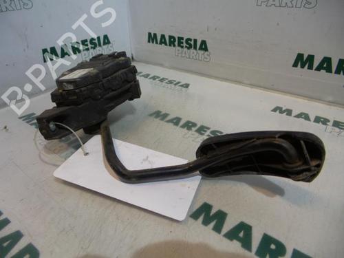 Used Electronic module RENAULT TRAFIC II Van (FL) 1.9 dCi 80 (FL0B) (82 hp) 31526474