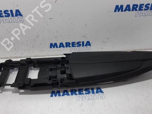 Used Middle console CITROËN DS5 2.0 HDi 165 (163 hp) 31396296