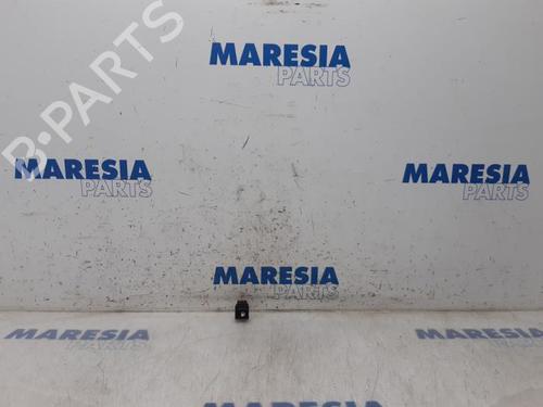 switch-citroen-c4-grand-picasso-i-ua_-2006-2007-2008-2009-2010-2011-2012-2013-31402055 main image