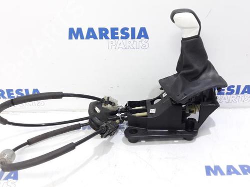 gear-lever-peugeot-208-i-ca_-cc_-2012-2013-2014-2015-2016-2017-2018-2019-2020-2021-31467870 main image