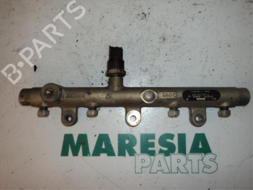 injection-rail-citroen-c5-i-dc_-2001-2002-2003-2004-2005-31485166 main image