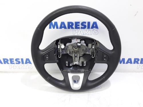 Used Steering wheel RENAULT MEGANE III Grandtour (KZ0/1) 1.5 dCi (KZ0C, KZ1A) (90 hp) 31404966