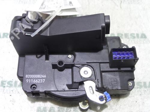 Used Electronic module RENAULT TRAFIC II Bus (JL) 1.9 dCI 100 (JL0C, JL0K) (101 hp) 31401898