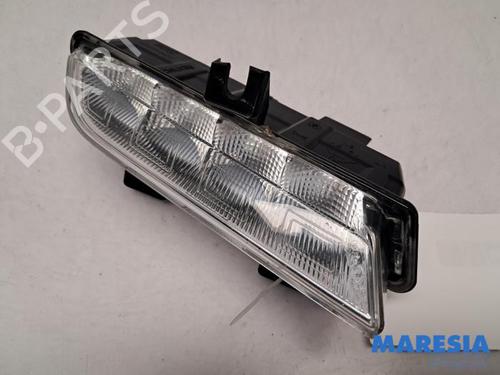 Højre positionslygte RENAULT CAPTUR I (J5_, H5_) 0.9 TCe 90 (90 hp) 31530252