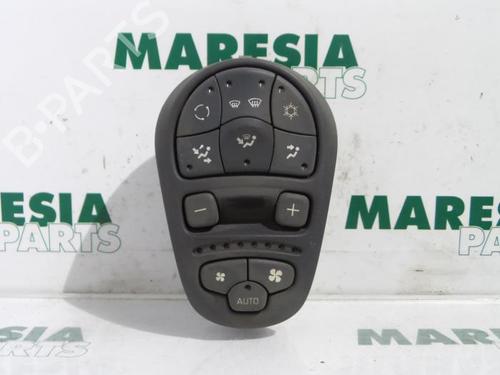 Used Climate control RENAULT ESPACE III (JE0_) 2.0 (139 hp) 31419434