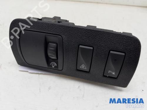 Used Switch RENAULT MEGANE III Coupe (DZ0/1_) 1.4 TCe (DZ0F, DZ1V) (131 hp) 31441360