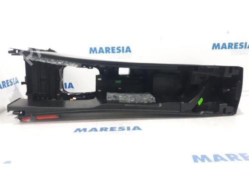 Middle console RENAULT MEGANE IV Grandtour (K9A/M/N_) 1.3 TCe 115 (K9N9) | BP31434782I22 