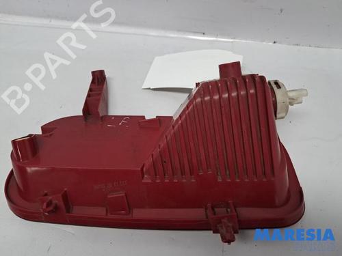 Rear fog light PEUGEOT 5008 (0U_, 0E_) 1.6 16V | BP31428705C37