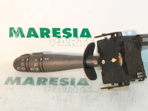Used Steering column stalk RENAULT LAGUNA II (BG0/1_) 1.6 16V (BG0A, BG0L) (107 hp) 31446271