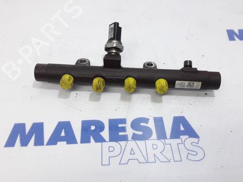 Used Injection rail RENAULT MEGANE III Grandtour (KZ0/1) 1.5 dCi (KZ09, KZ0D, KZ1G, KZ29, KZ14, KZ1W, KZ10, KZ1F,... (110 hp) 31442238