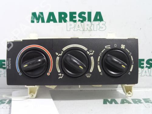 Used Climate control RENAULT MEGANE I Cabriolet (EA0/1_) 1.6 16V (EA04, EA0B, EA11, EA1J) (107 hp) 31496645