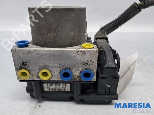 Used ABS pump CITROËN C1 (PM_, PN_) 1.0 (68 hp) 31503795
