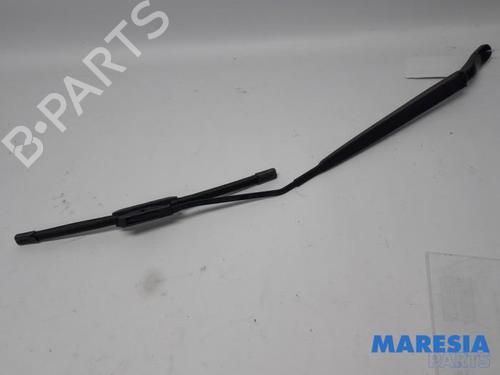 Used Front windshield wiper arm RENAULT MEGANE III Grandtour (KZ0/1) 1.4 TCe (KZ0F, KZ1V) (130 hp) 31433470